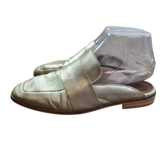 Free People At Ease Gold Leather Mules Loafers - Picture 2 of 11